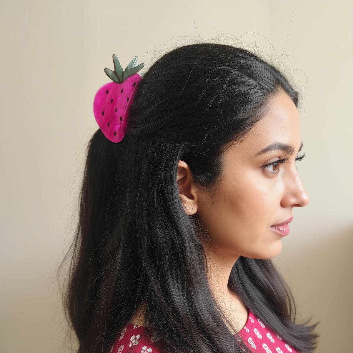 Strawberry Claw Clip - DQD Clothing