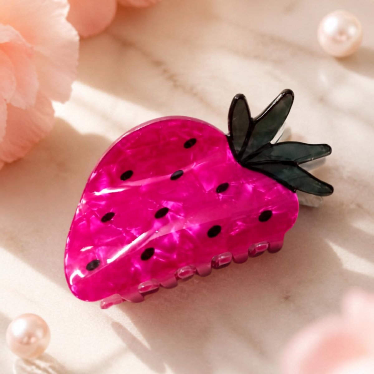 Strawberry Claw Clip - DQD Clothing